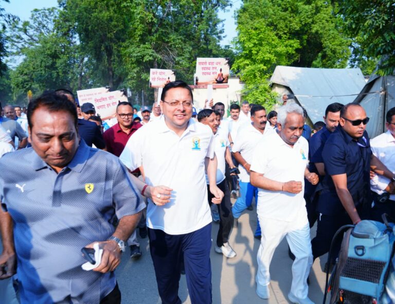 मुख्यमंत्री  ने पुलिस लाइन, देहरादून में 12 वें अंतरराष्ट्रीय योग दिवस के उपलक्ष्य में आयोजित रन फॉर योगा कार्यक्रम में प्रतिभाग किया ।
